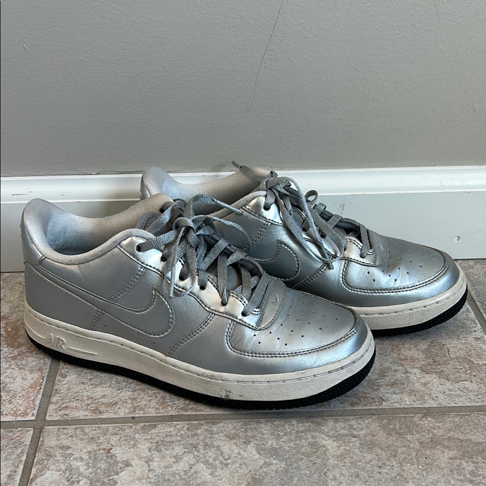 Nike Metallic Silver Athletic Shoes